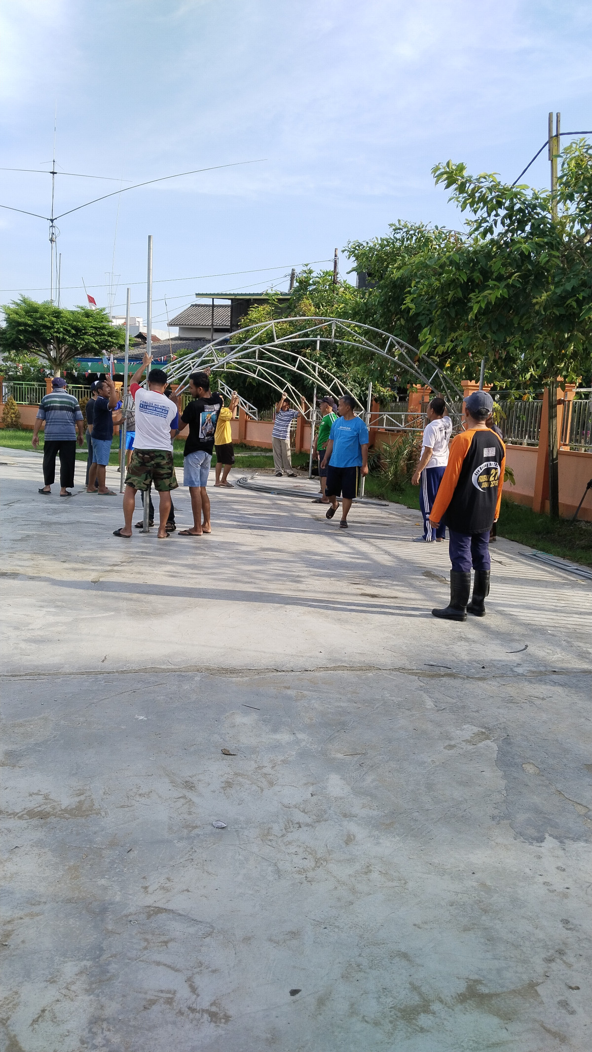 Gotong royong massal diwilayah rt 15