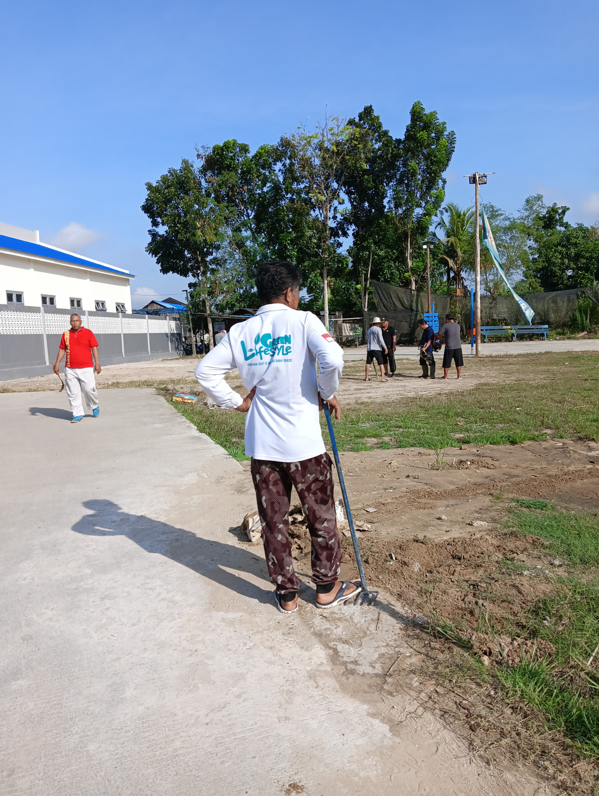 Kerjabakti massal lokasi playground RT.11 sungai kapih