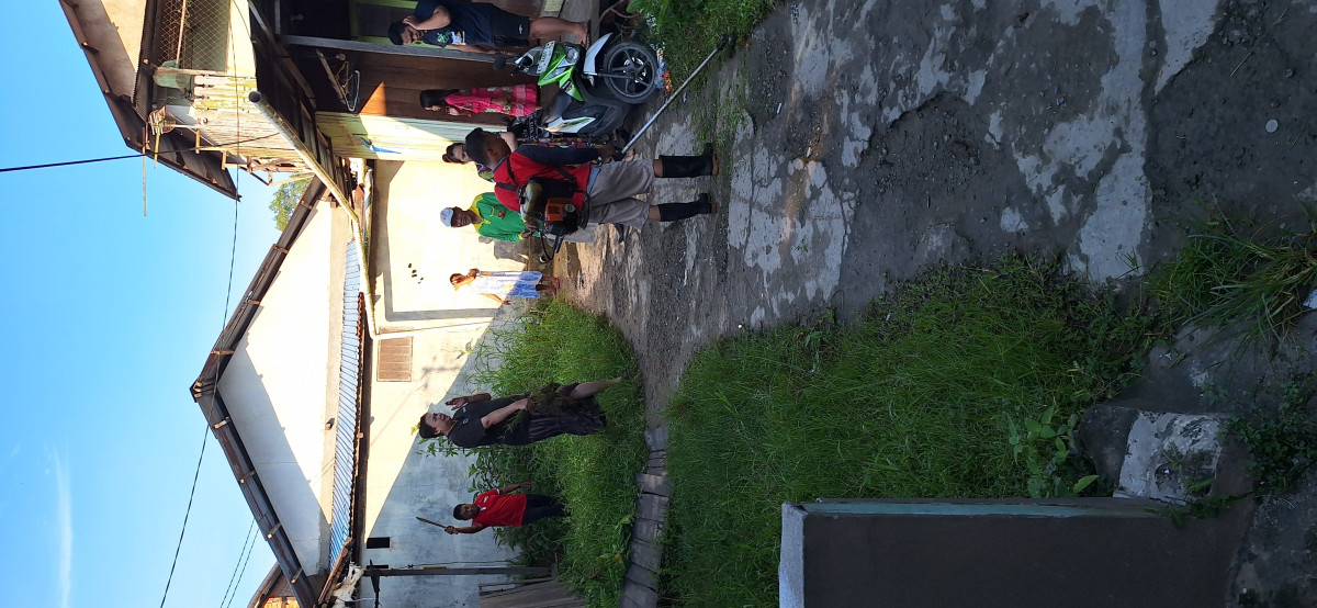 Gotong royong rt 004