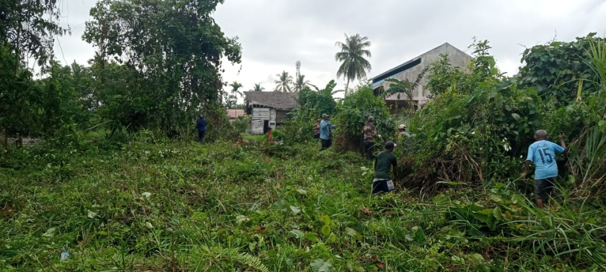 gotong royong di rt 002