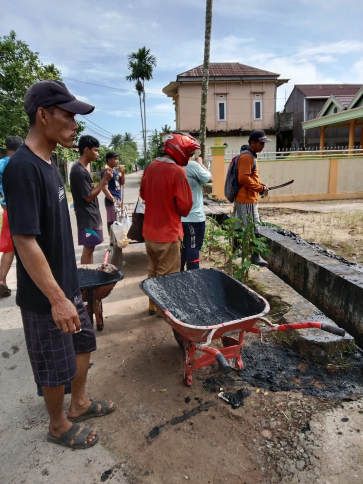 Gotong Royong Rutin