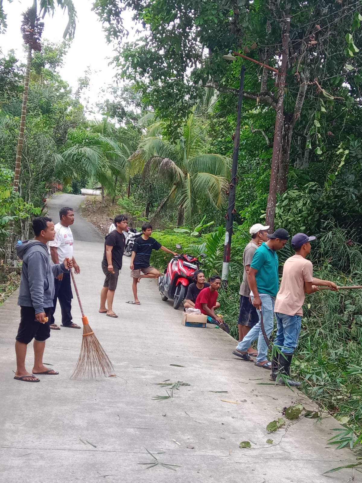 gotong royong rutin