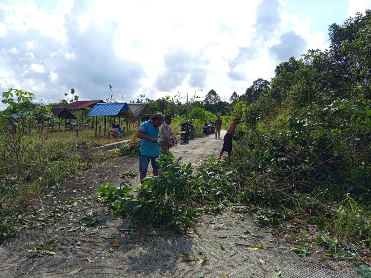 Gotong royong kebersihan lingkungan