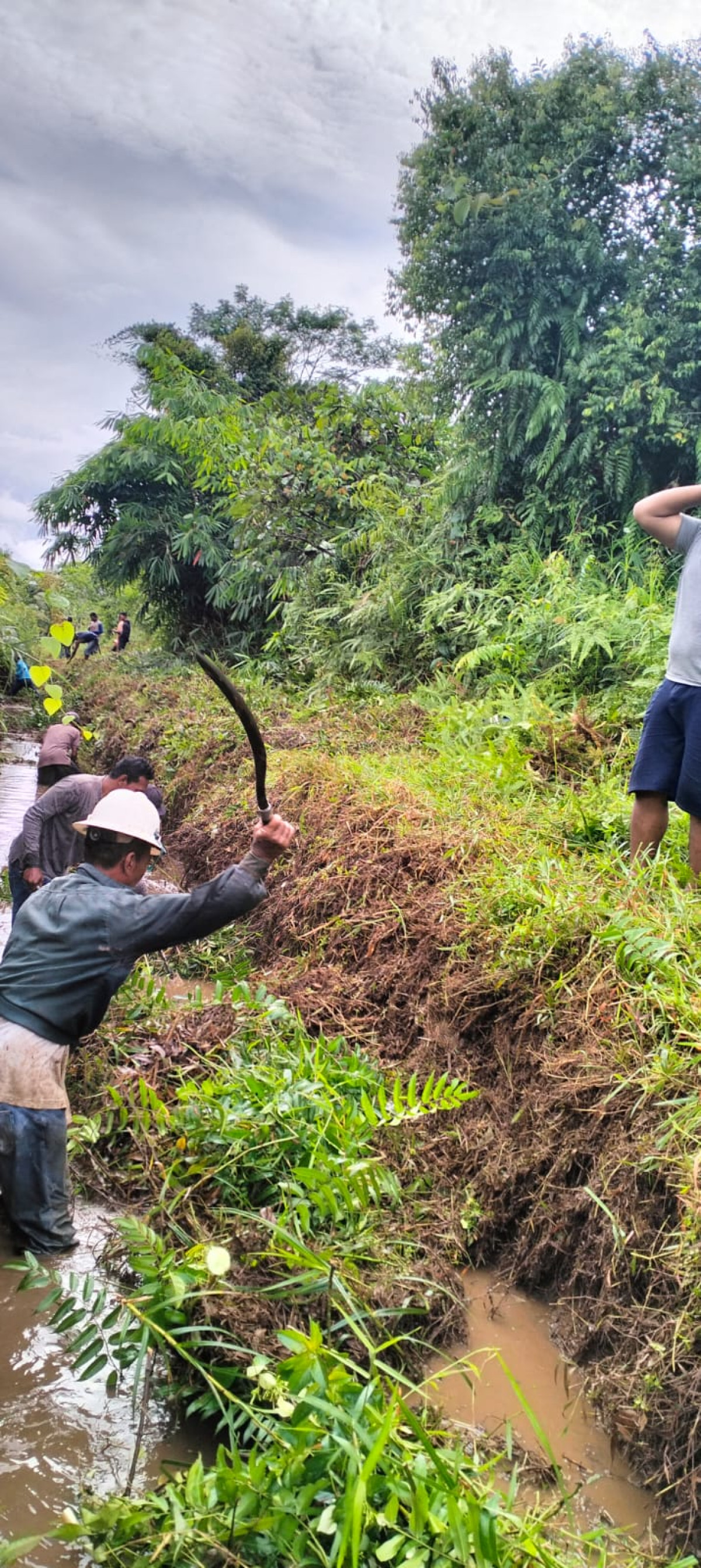 Gotong Royong Pembersihan Parit