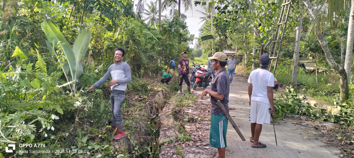 gotong royong pembersihan jalan