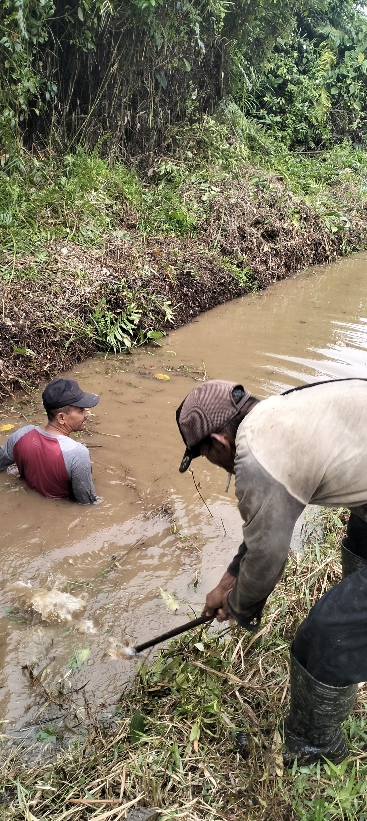 gotong royong pembersihan parit