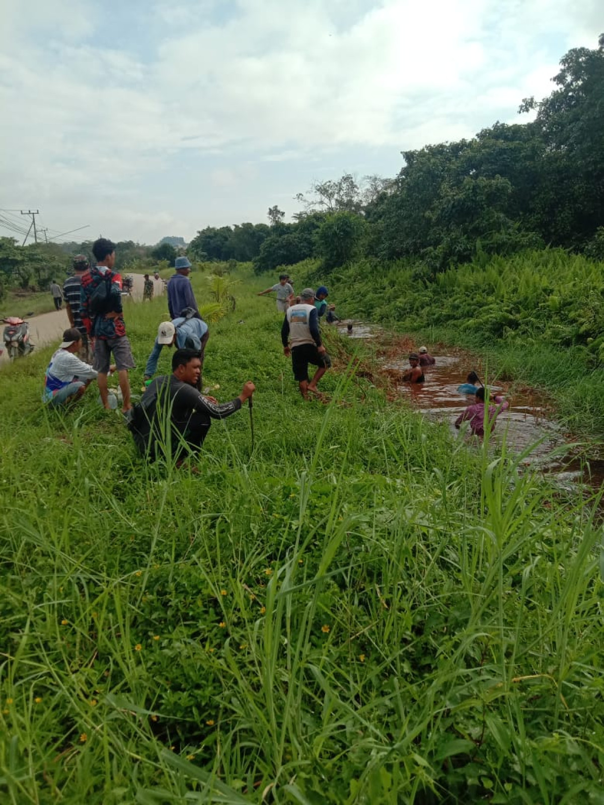 gotong royong rutin