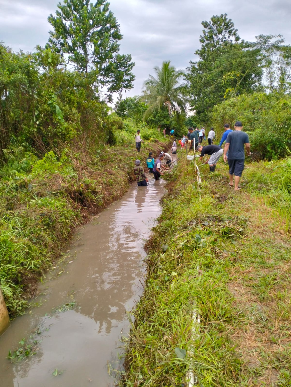 Kerja bakti parit
