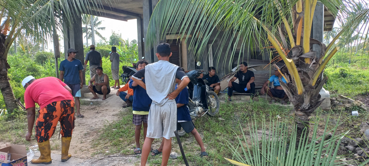 Gotong Royong diJl.Sekolahan Rt.027 Kel.Makroman
