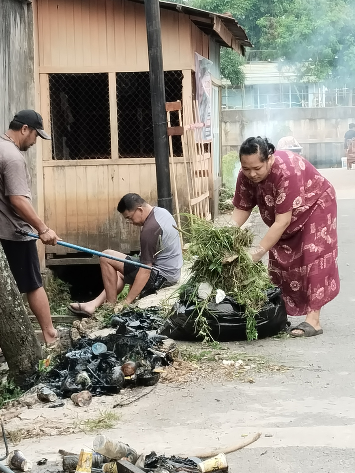 Gotong royong di RT.30