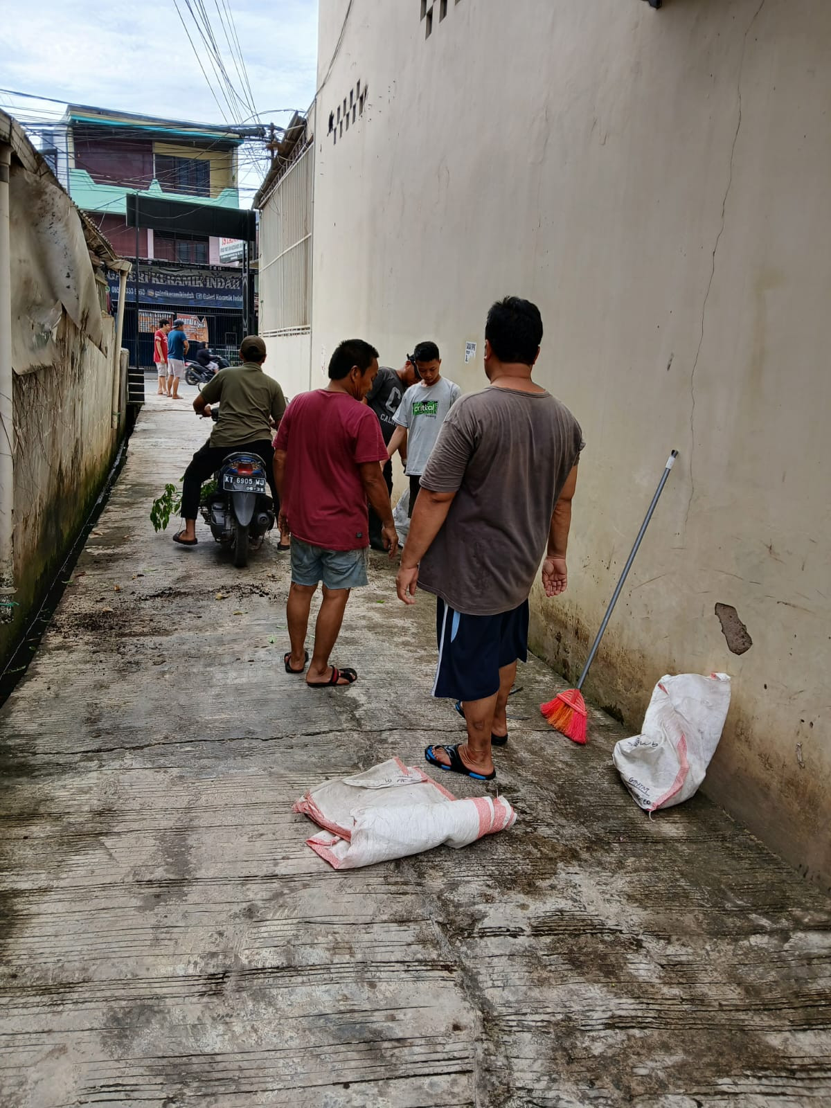 Kerja bakti Gg. Wisma