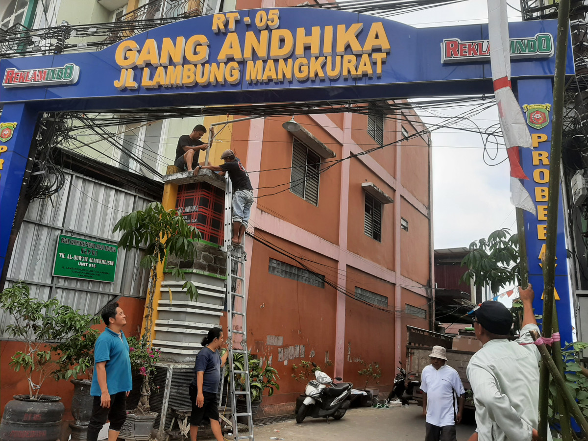 Kerja bakti akhir September