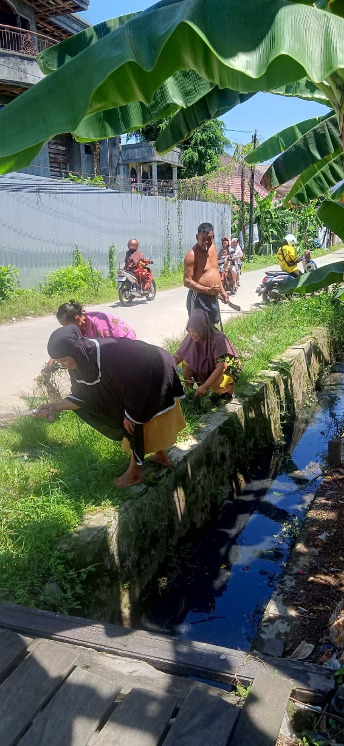 KERJA BAKTI