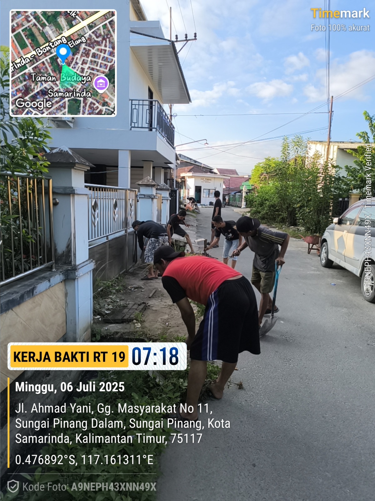 Kerja bakti jalan poros