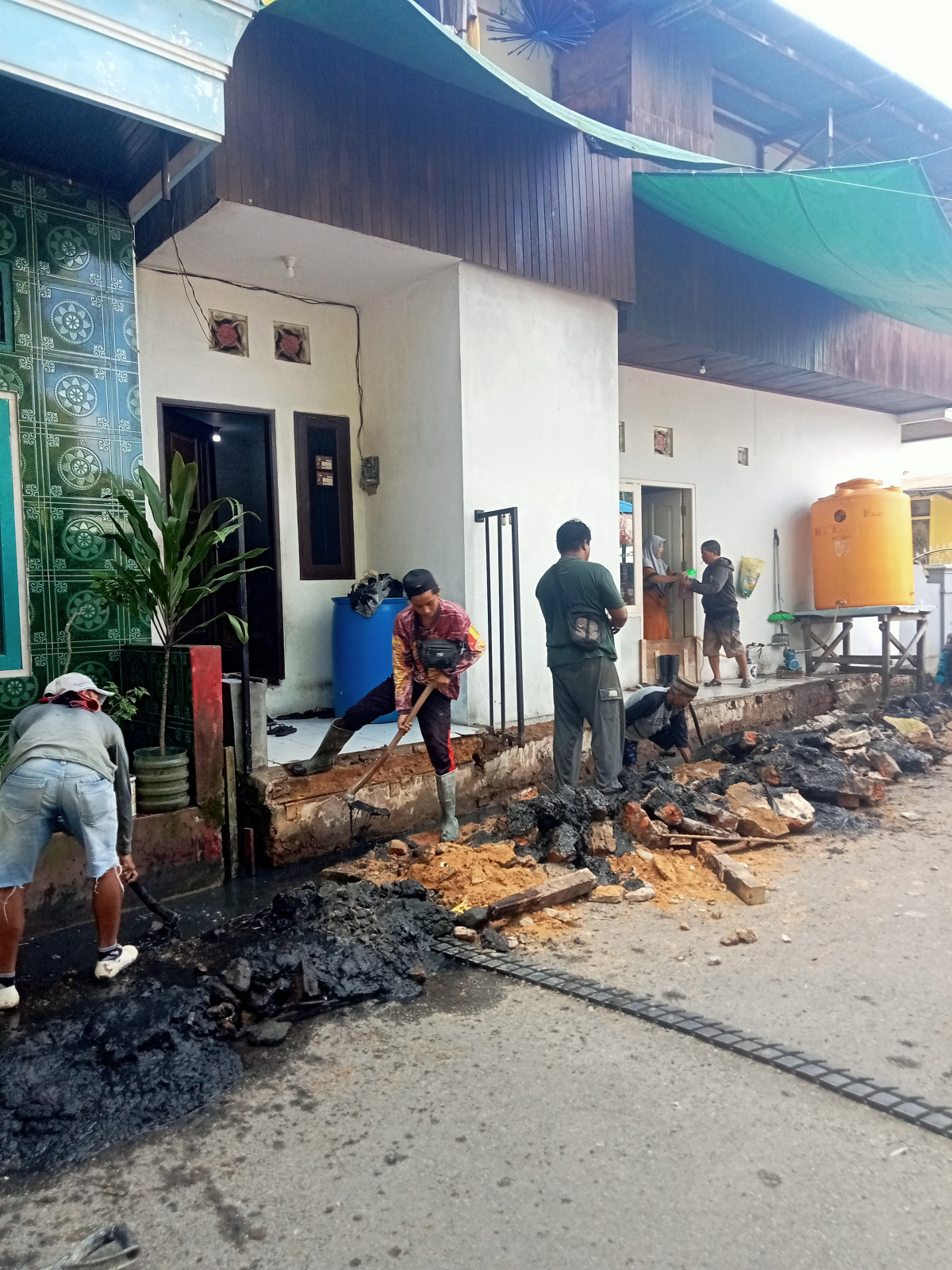 Pemasangan jalan dan galian paret