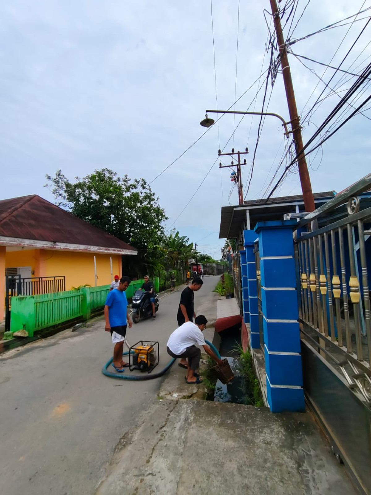 Kerja bakti gotong royong