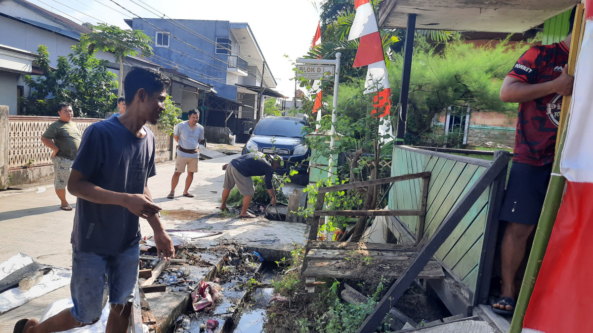 Kerja bakti 1