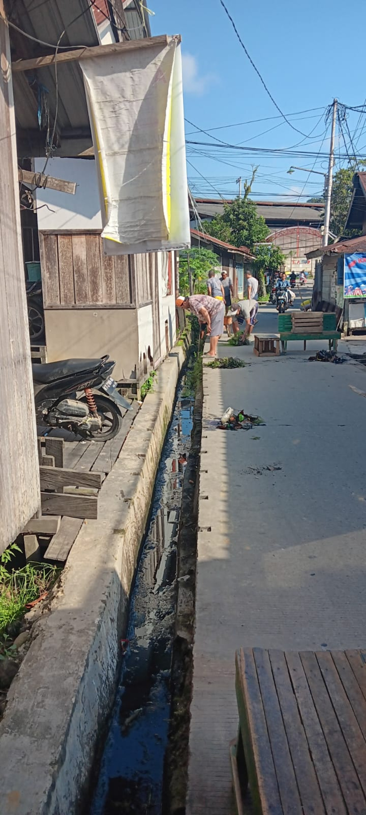 Kerja Bakti Di Jalan Nusantara 7 RT. 33
