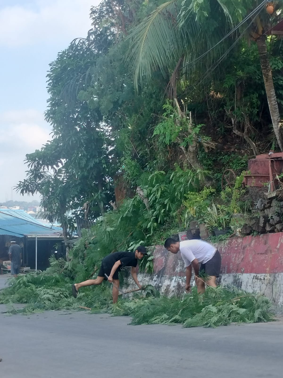 Kerja Bakti Di Jalan Nusantara 8 RT. 33