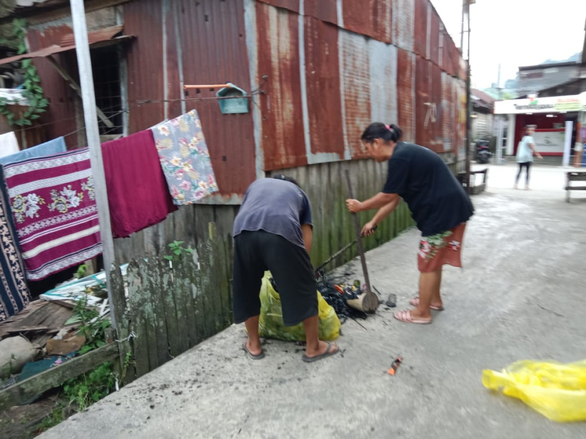Kerja bakti RT 37 jl gerillya