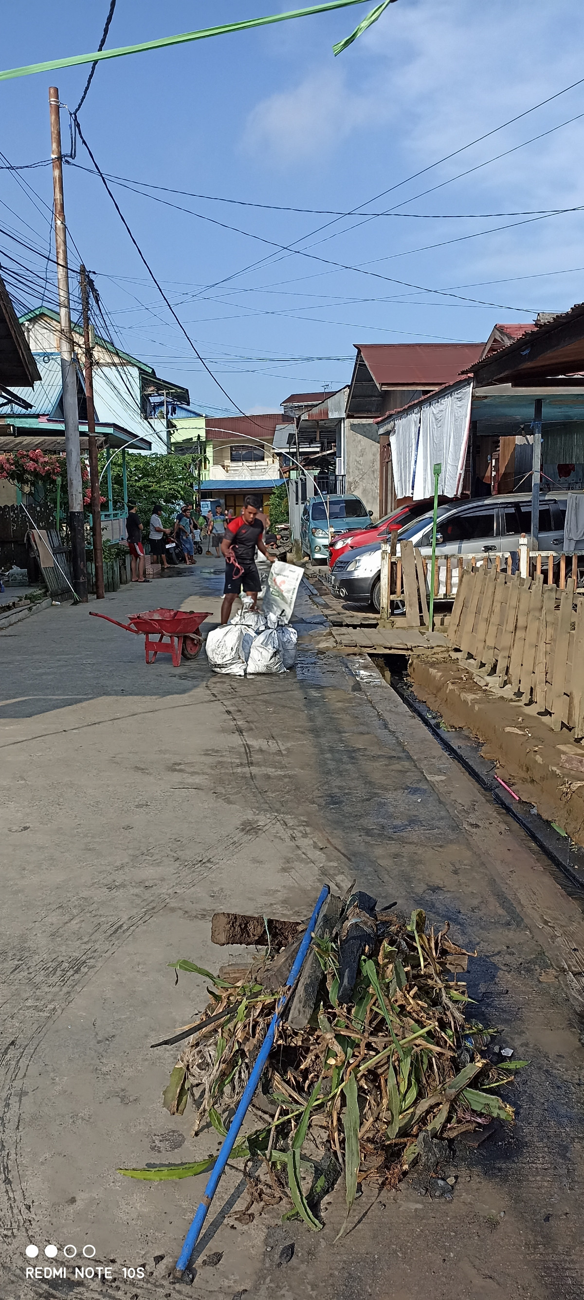 Jl. Gerilya gang mesjid RT 049