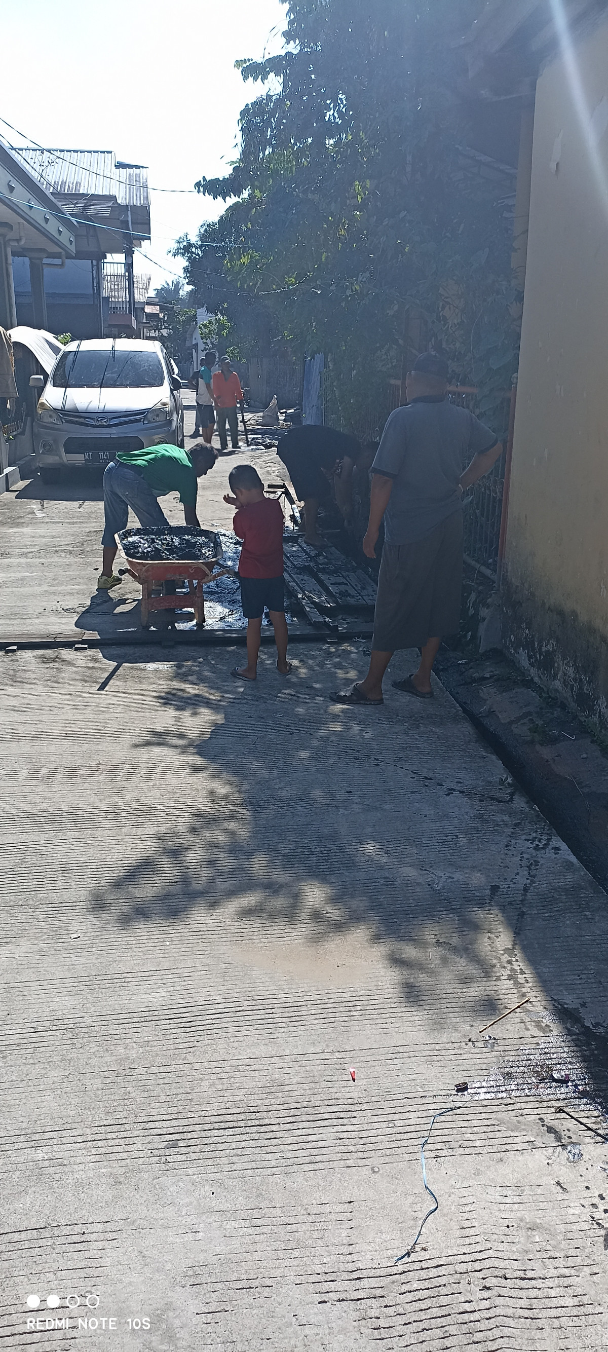Kerja bakti bulanan RT 49