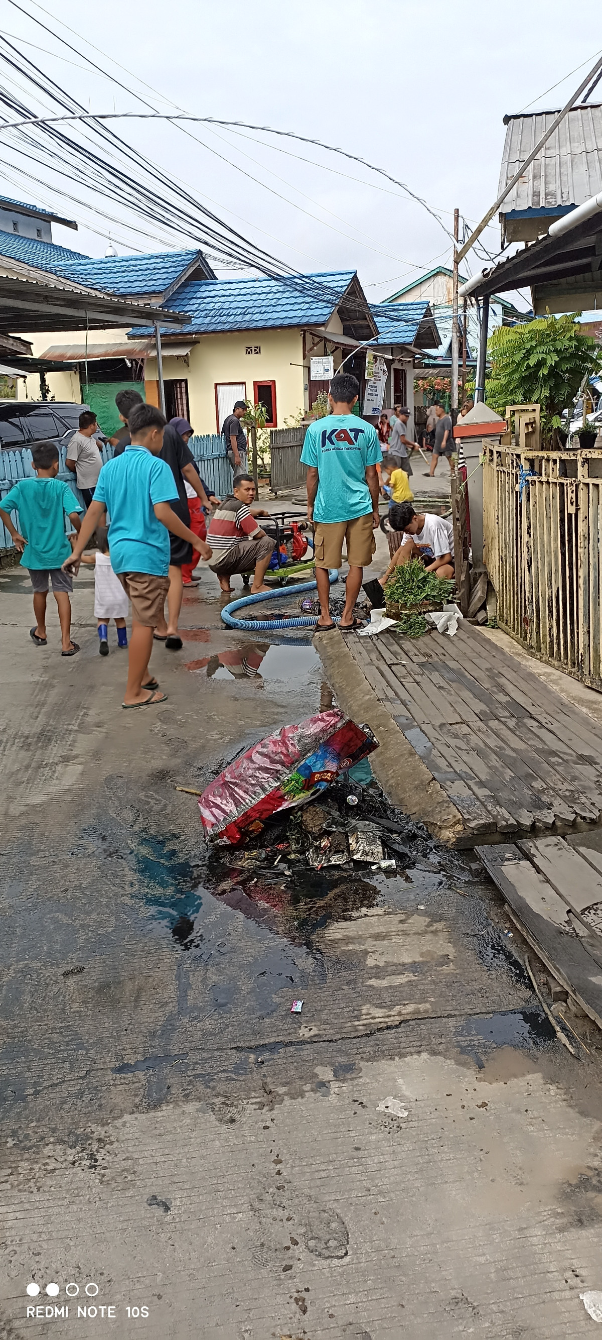 Kerja bakti bulanan rutin RT 49