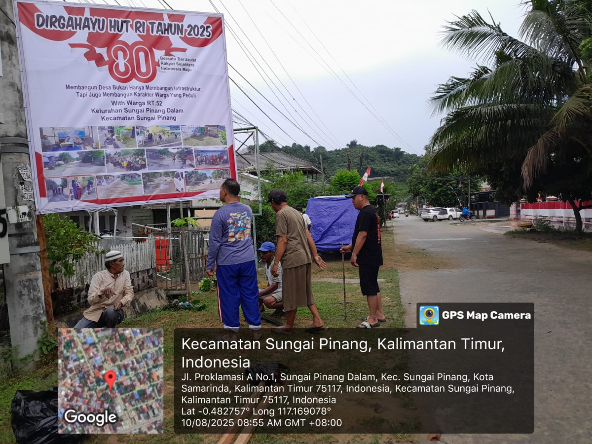 Gototng royong RT 52 persiapan HUT RI ke 80