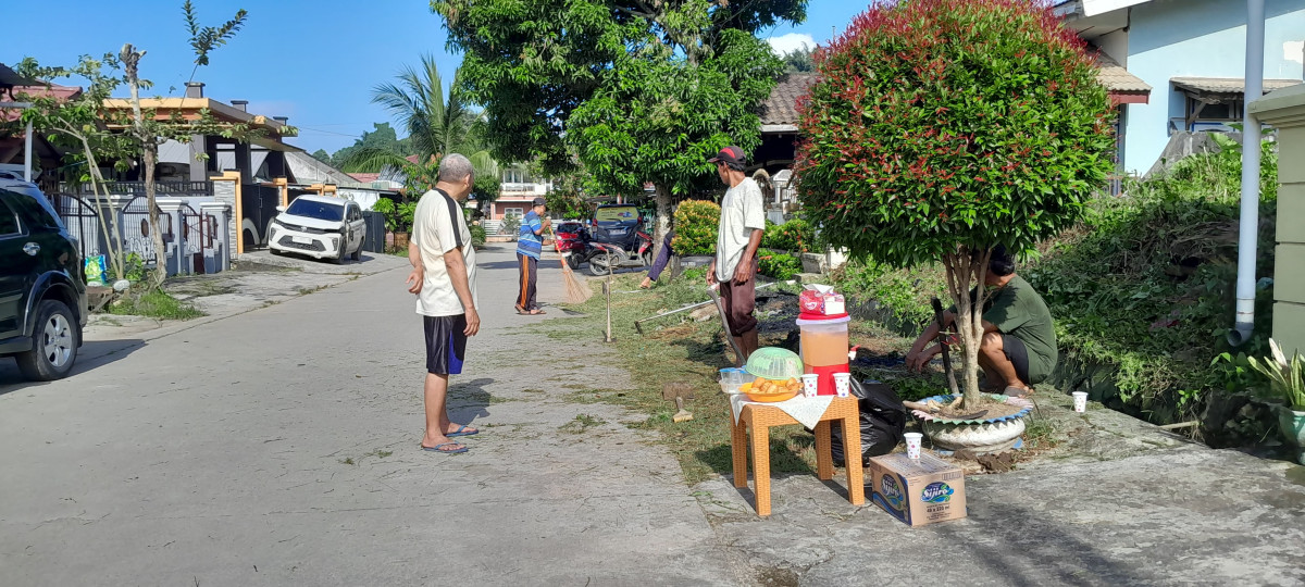 Pembersihan Dranase jln poros dan