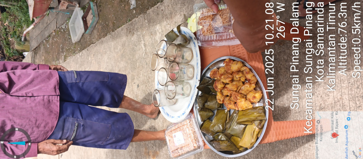 Gotong royong/kerja bakti di RT 56