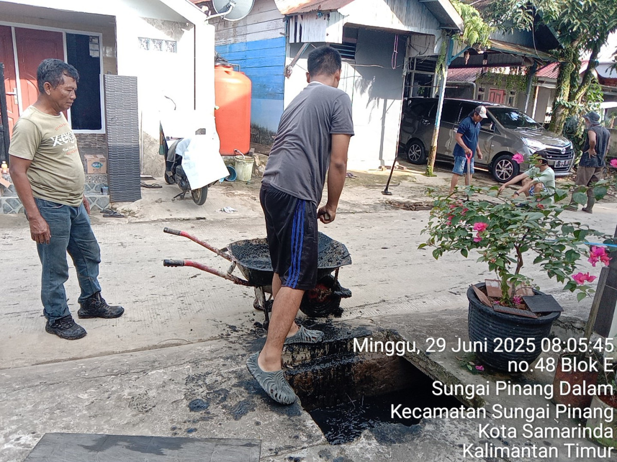 Jl.daman huri1 blok E RT 60