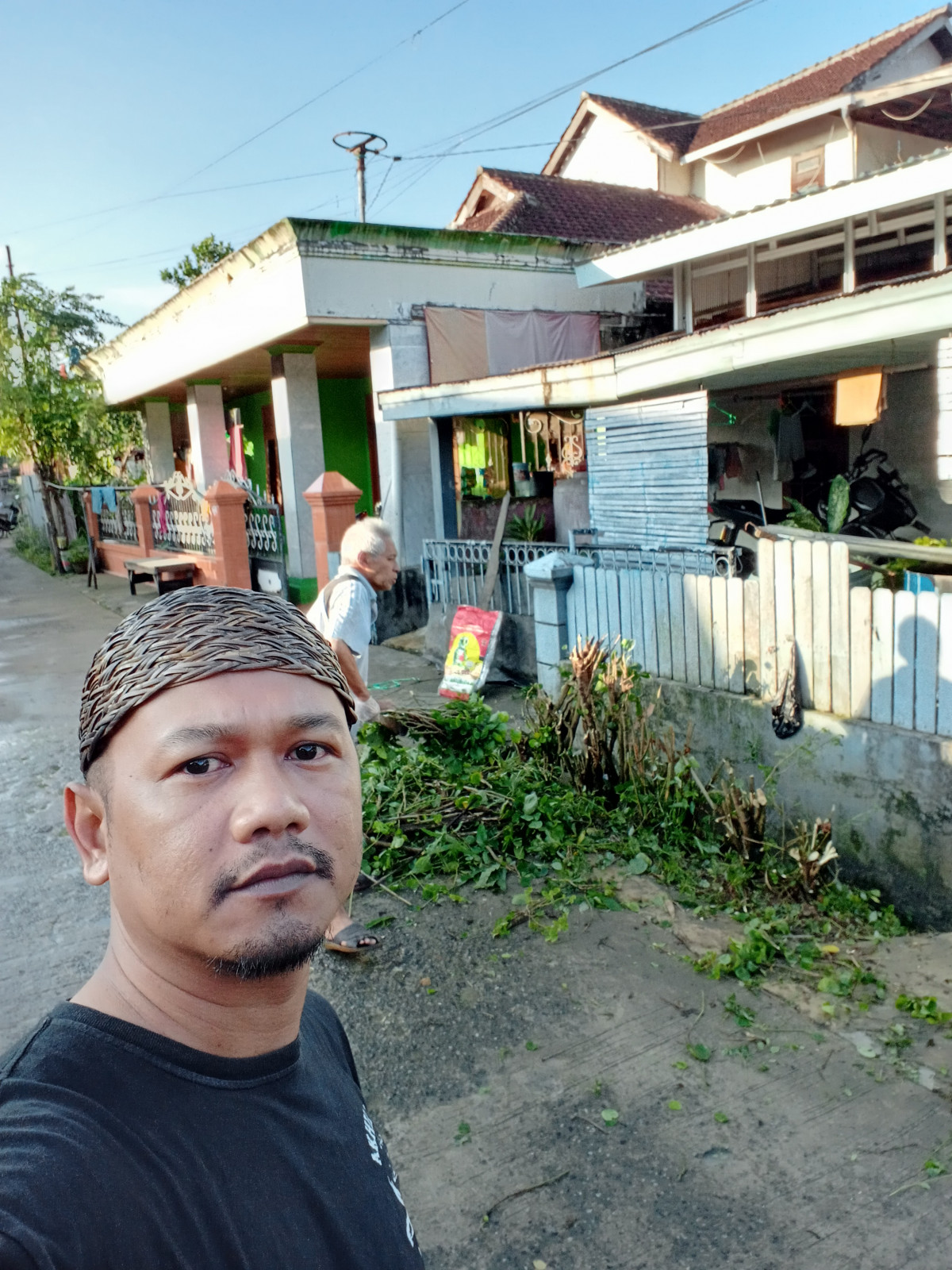 Gotong royong warga