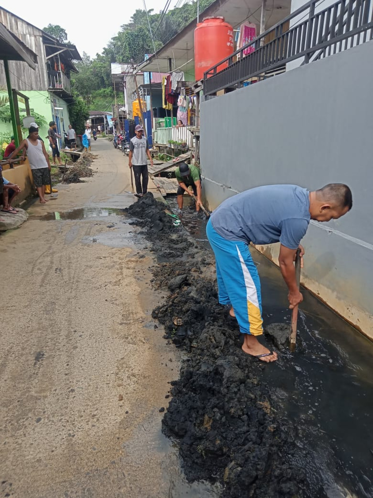 Pembersihan parit kenangan 8