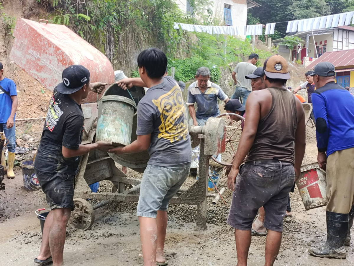 Kerja bhakti di blok E 1