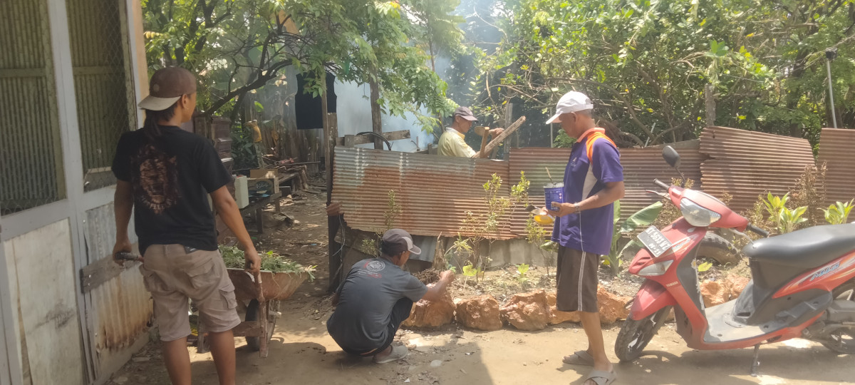 Lanjutkan pemeliharaan taman RT 82