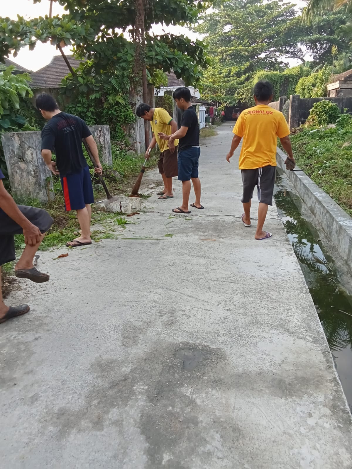 Kerja bakti RT 84 spd