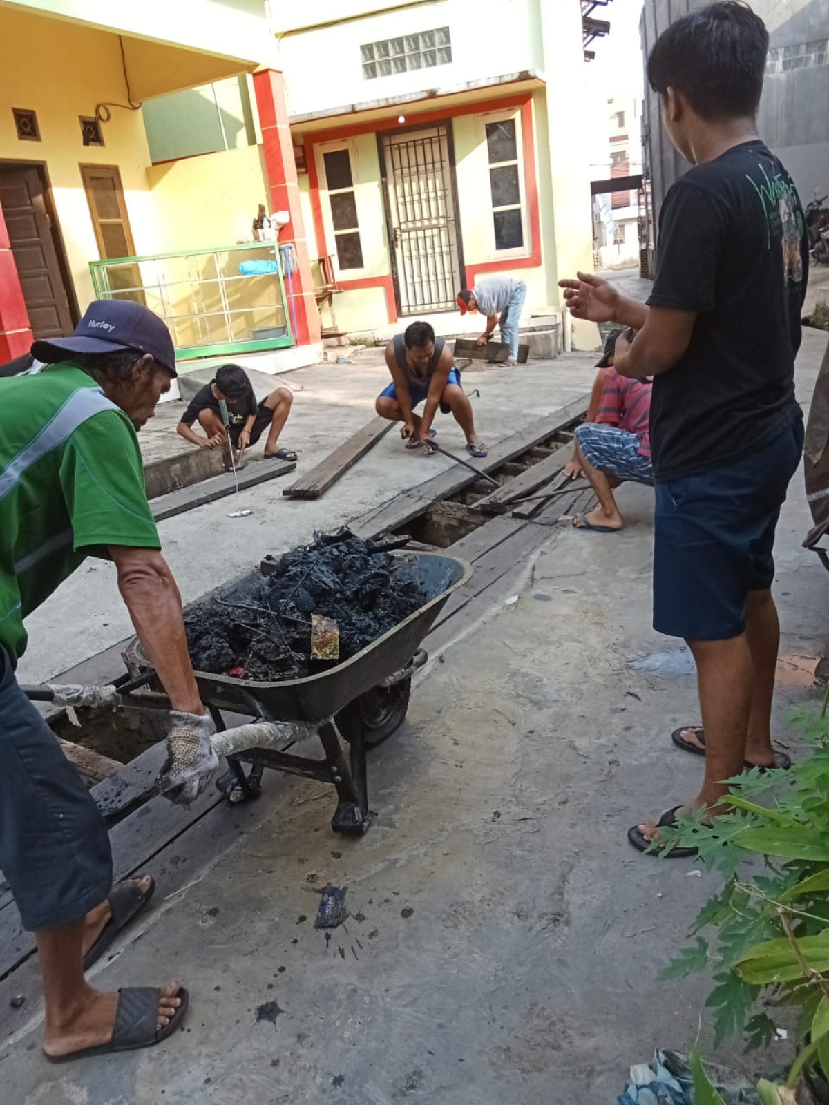 Kerja bakti RT 84