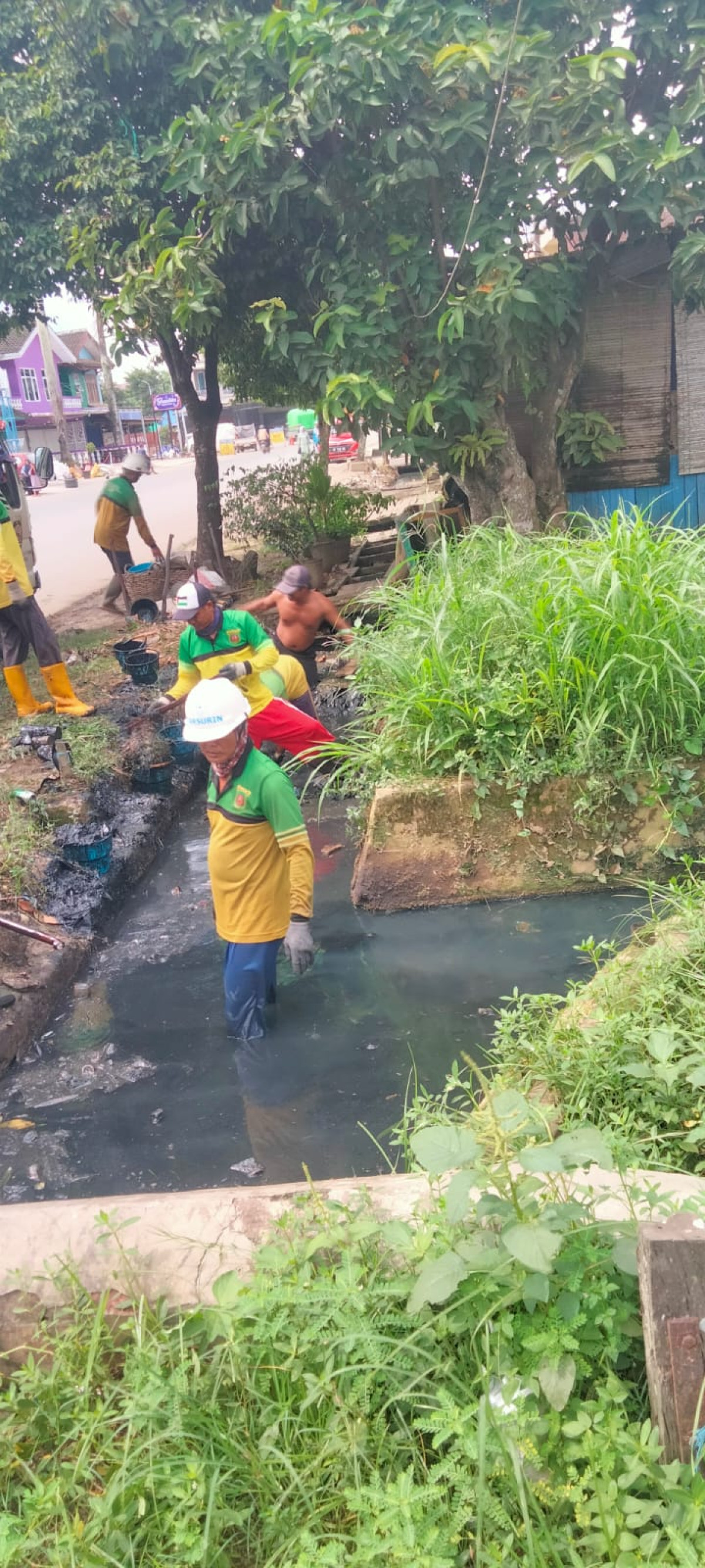 Gotong royong jln. Merdeka 1&2