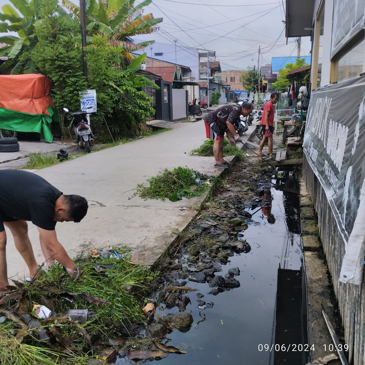 Kerja bakti jl.merdeka gg.otok rt.96