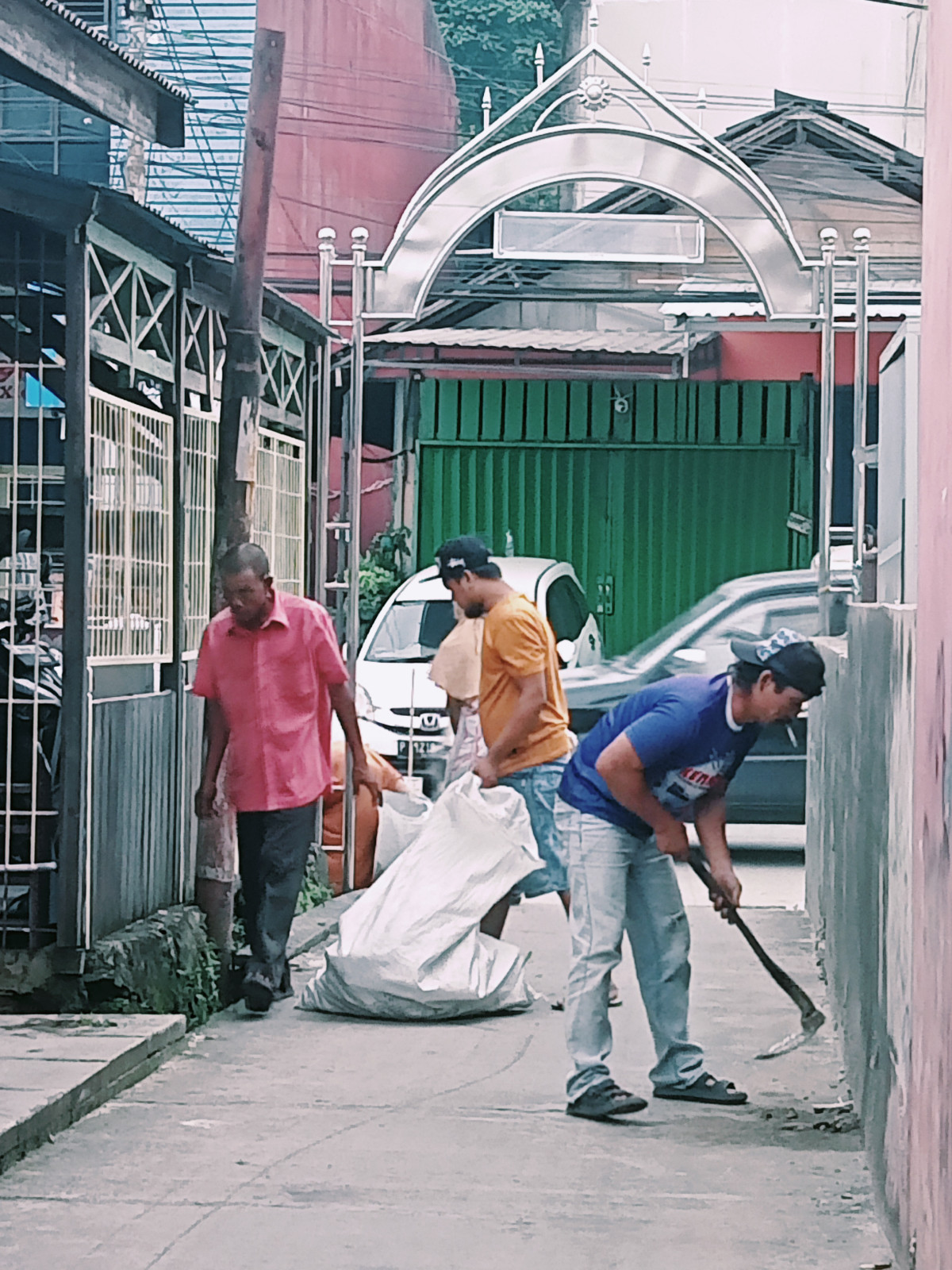 Gotong royong gang Acta