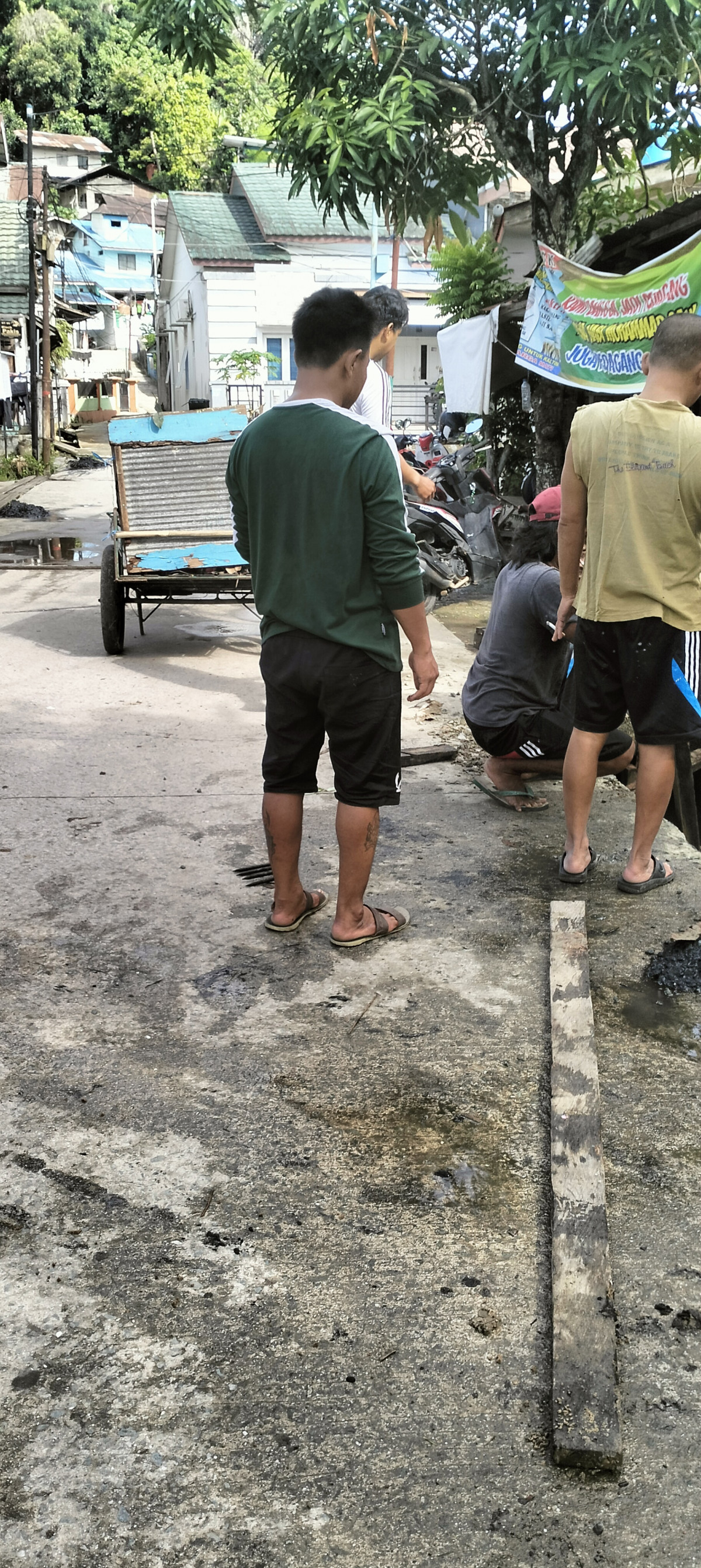 Bersihkan gorong gorong