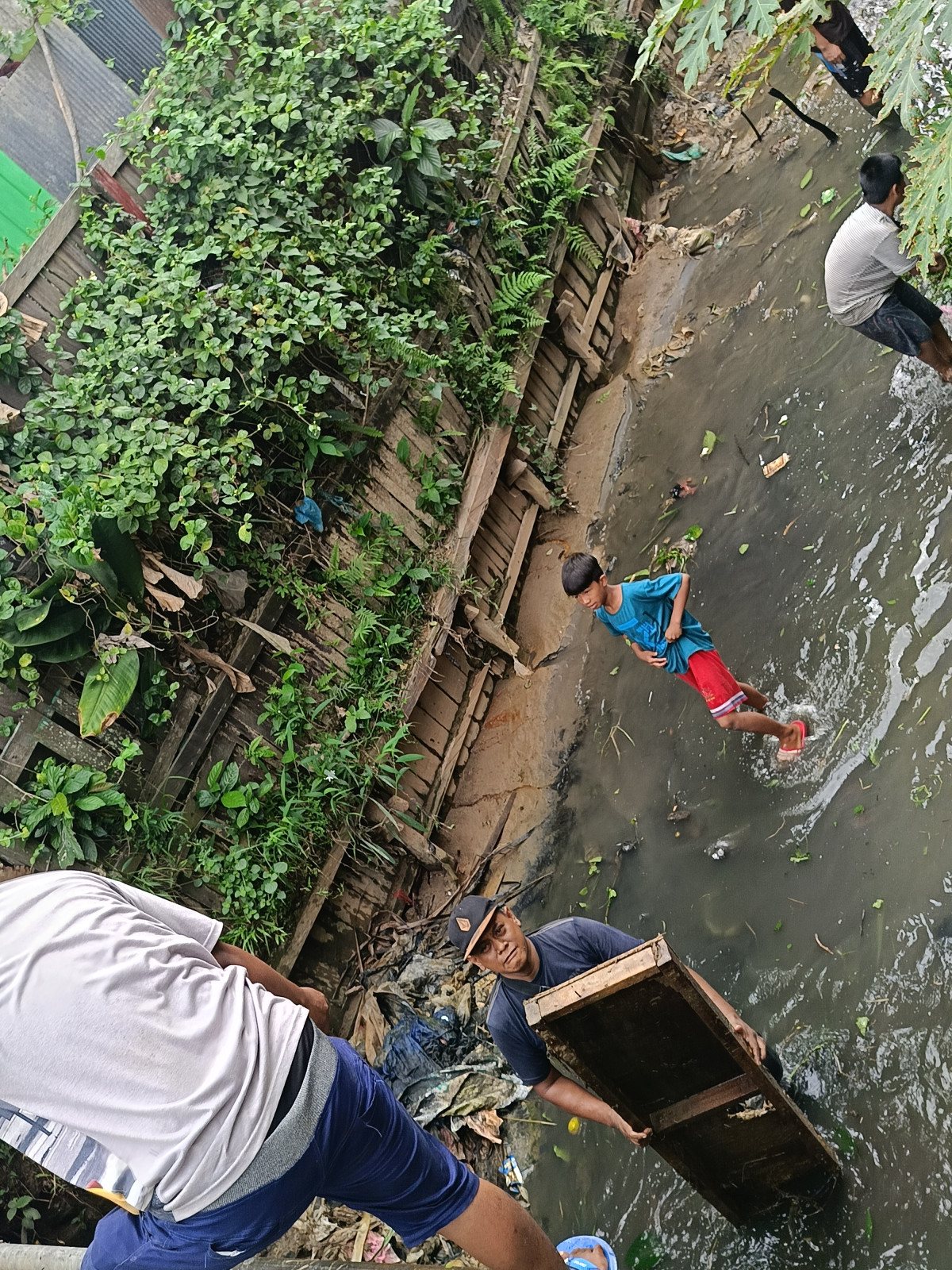 Pembersihan anak sungai talang sari
