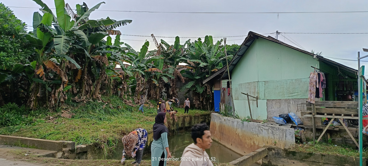 pembersihan lingkungan dan sungai