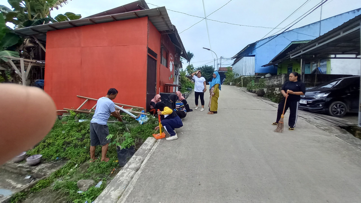 Pembersihan rumput