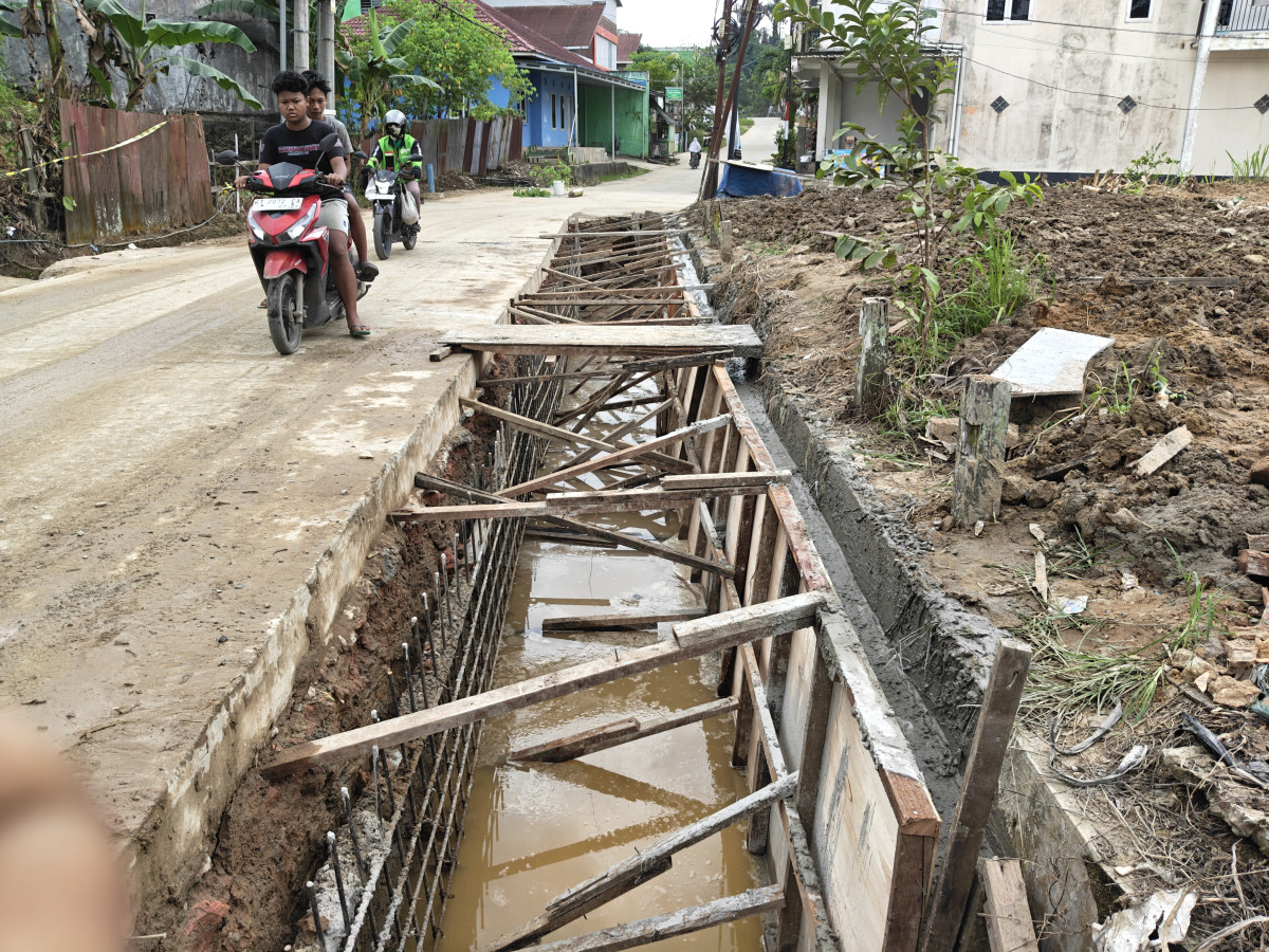 Pelebaran parit