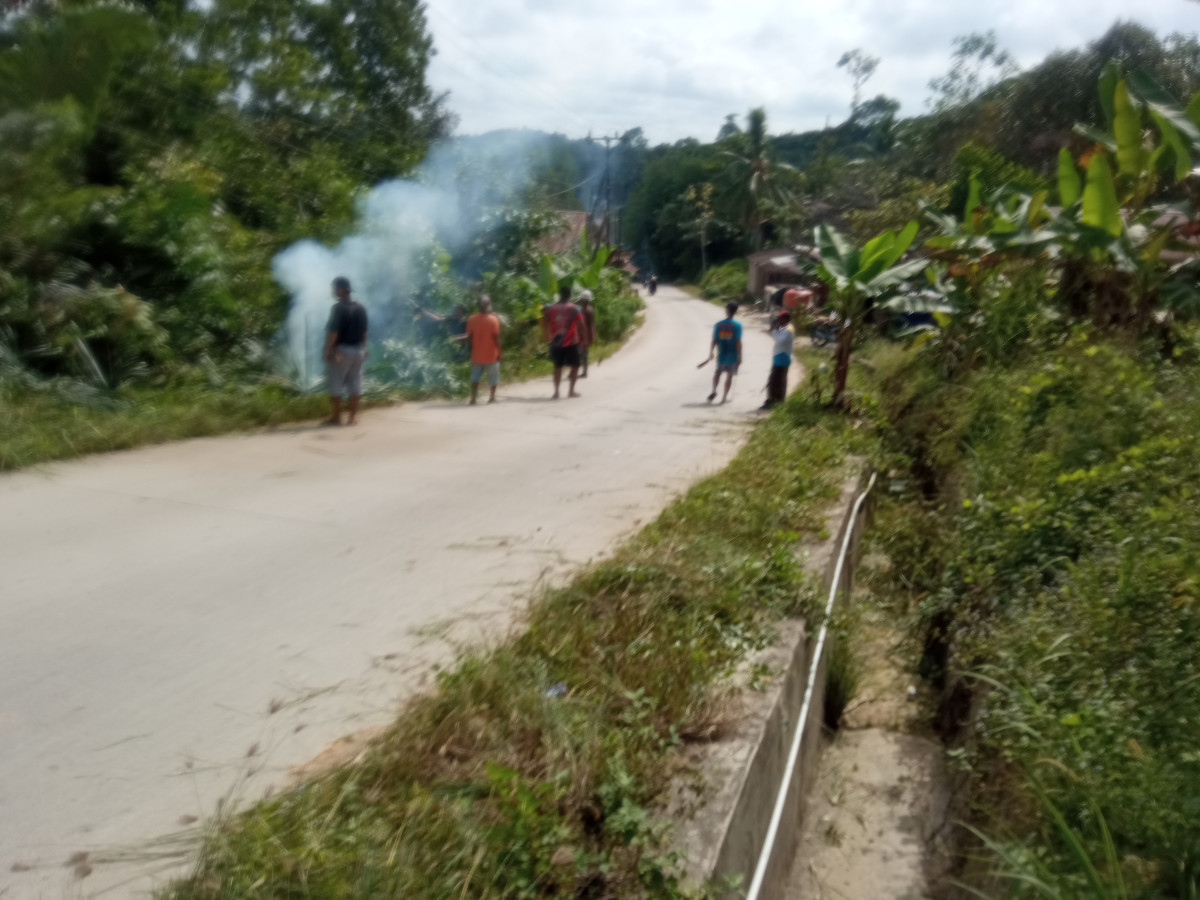 Kerja bakti pembersihan parit