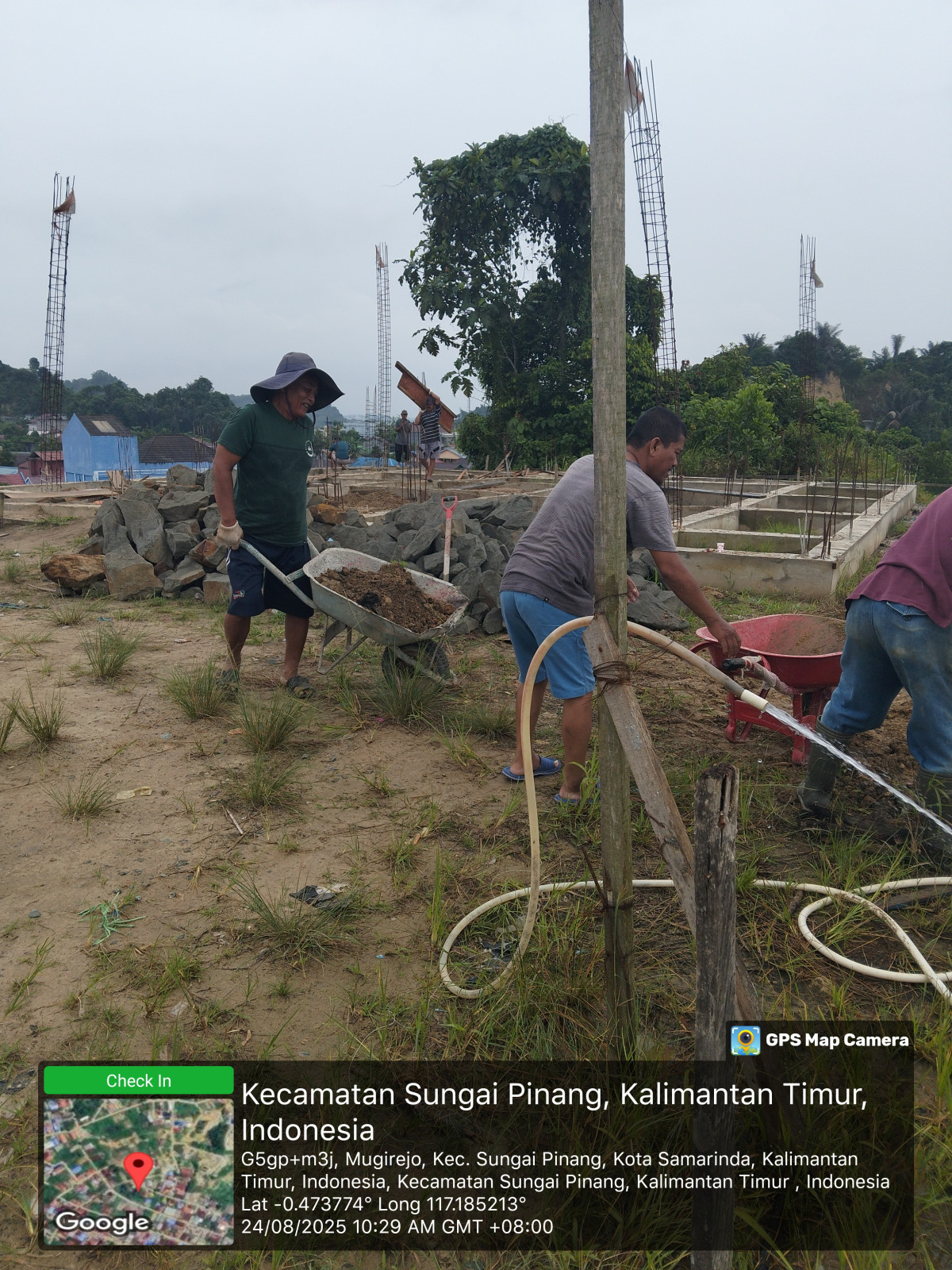 Royong pembangunan masjid