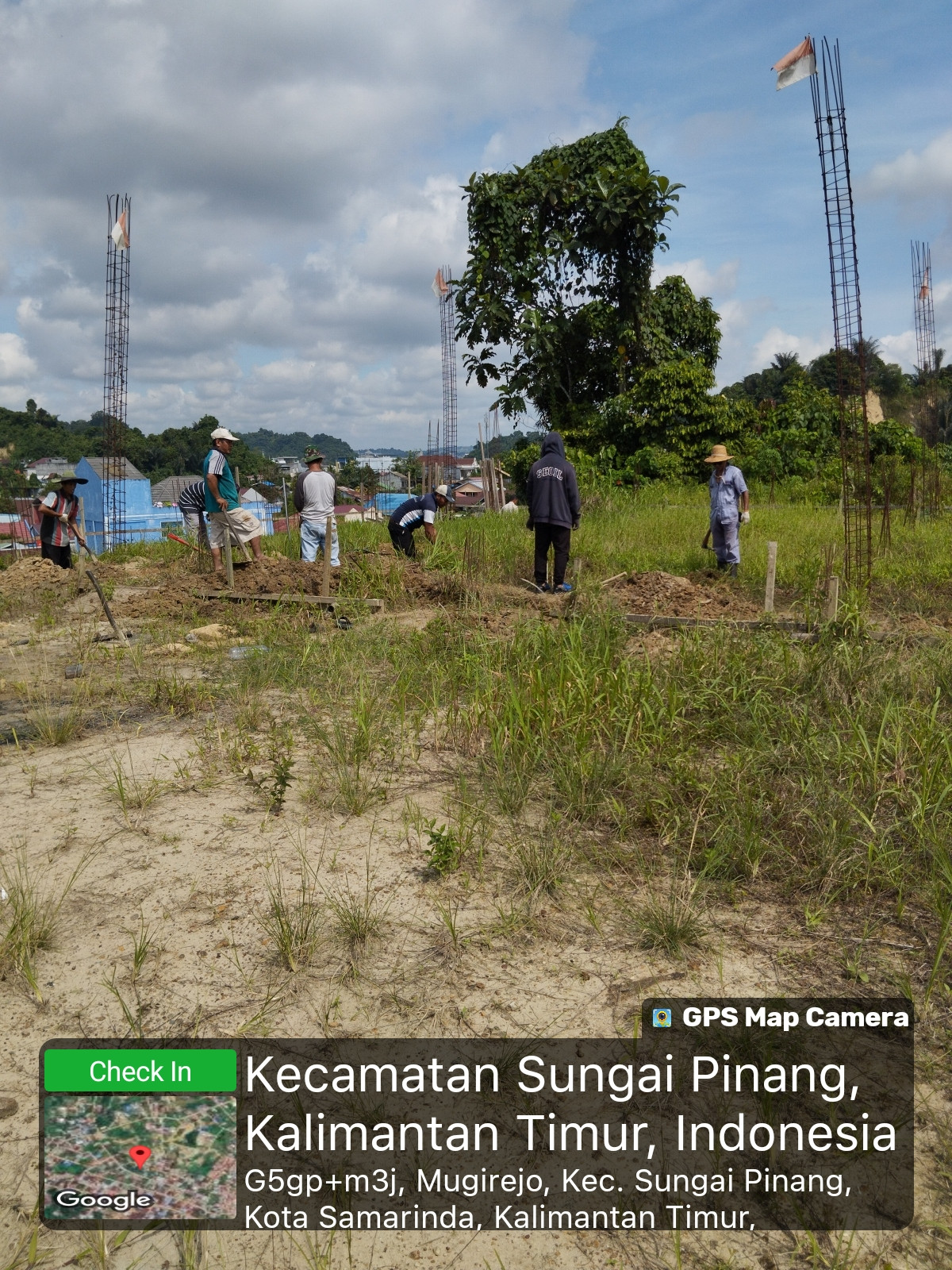 Kerja bakti pembangunan Masjid Nor Asyikin