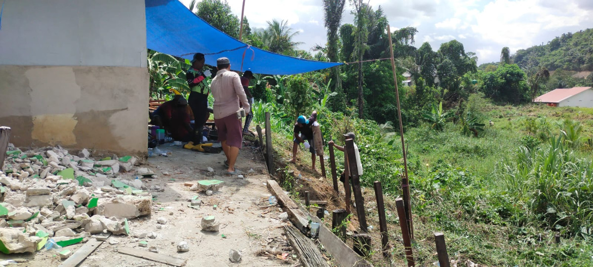 PEMASANGAN PONDASI LANGGAR AS SALAM YG MULAI MIRING
