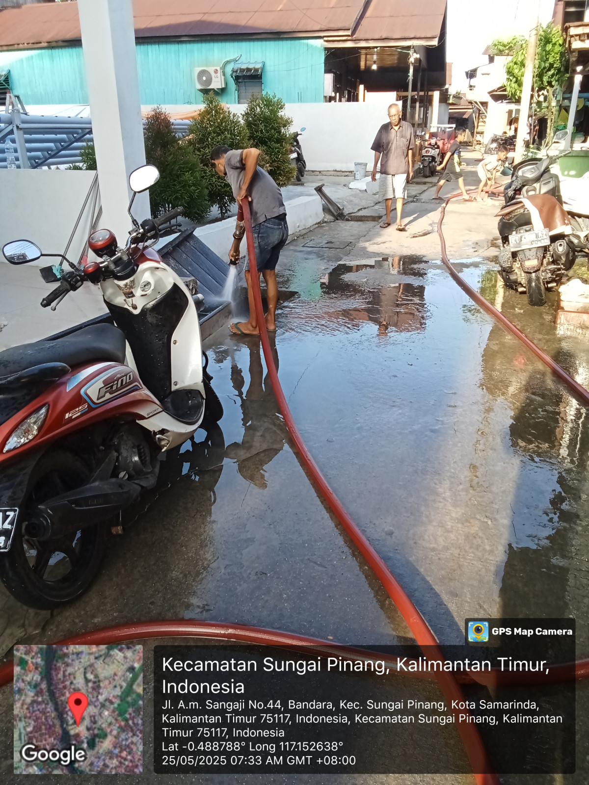 Gotong Royong lingkungan RT 02